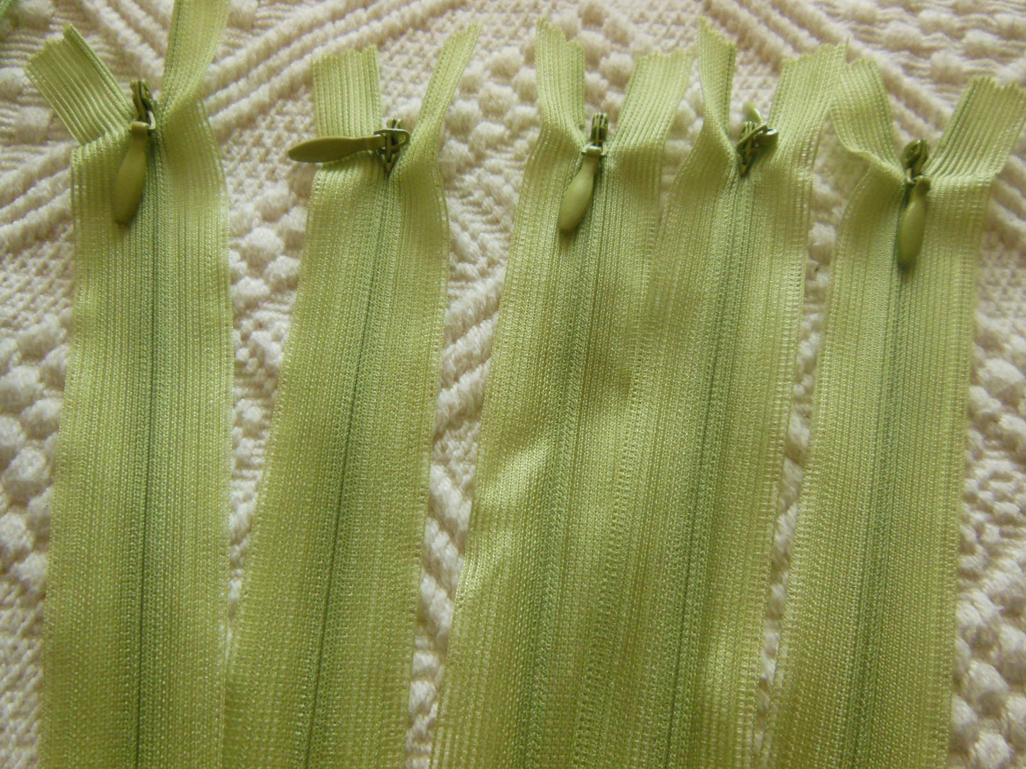 Lot 5 fermeture éclair 22 cm vert anis invisible non- séparable A6