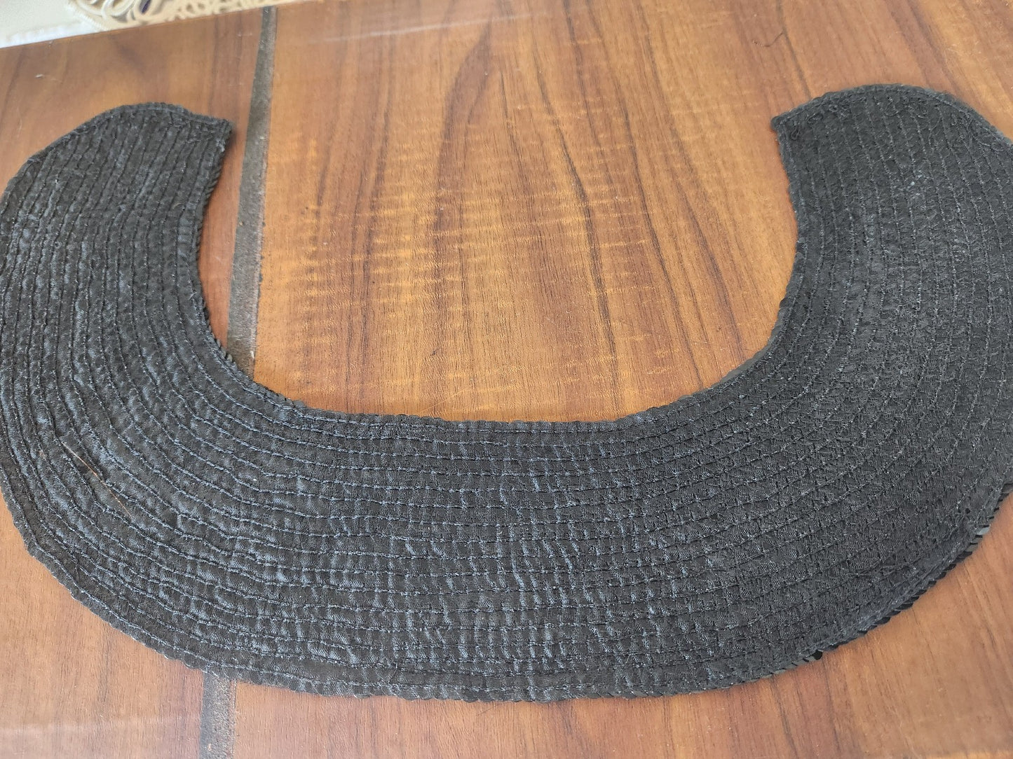 Ancien col en tissu sequin noir B3-3