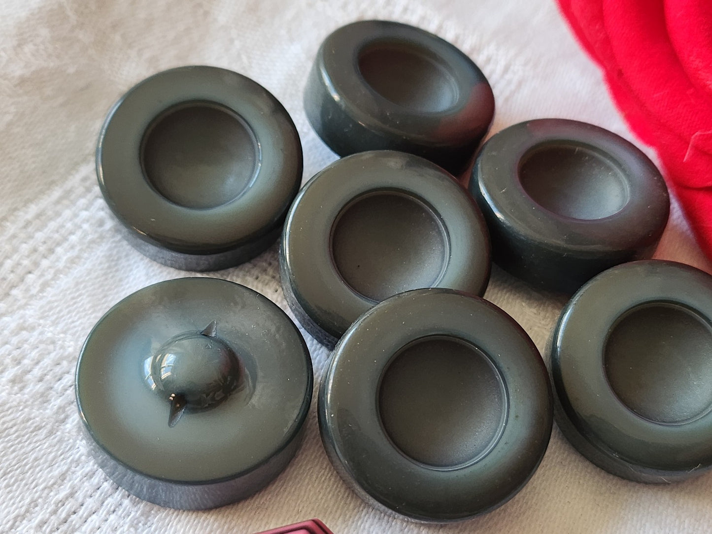 Lot 6 volumineux boutons vintage bleu lumineux pied lourd 2,6 cm ref 5056