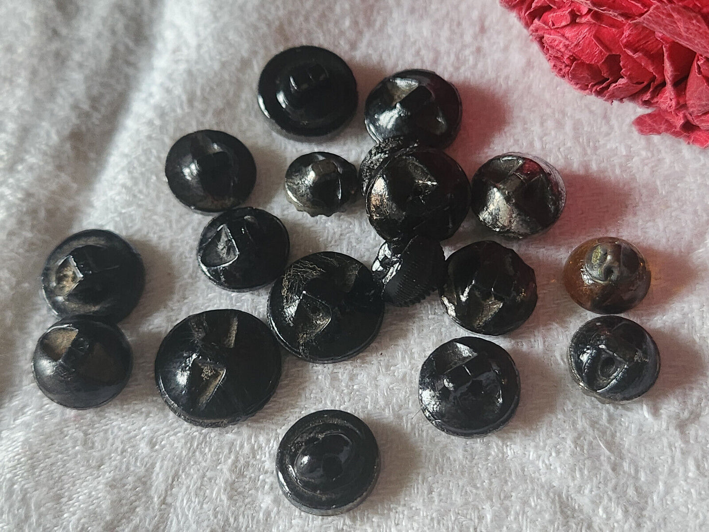 Lot 18 mini boutons anciens en verre vers 1900 collection 0,9 à 1,4 cm ref 682
