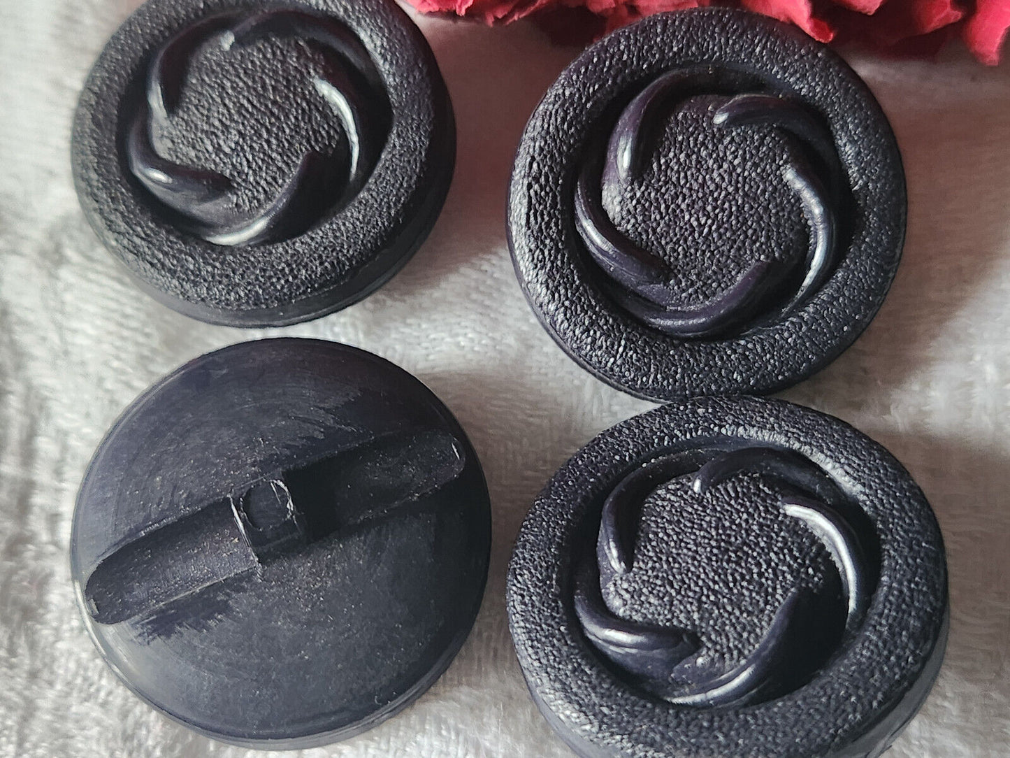 Lot 4 gros boutons vintage bleu résine épais pied 2,6 cm ref 5786