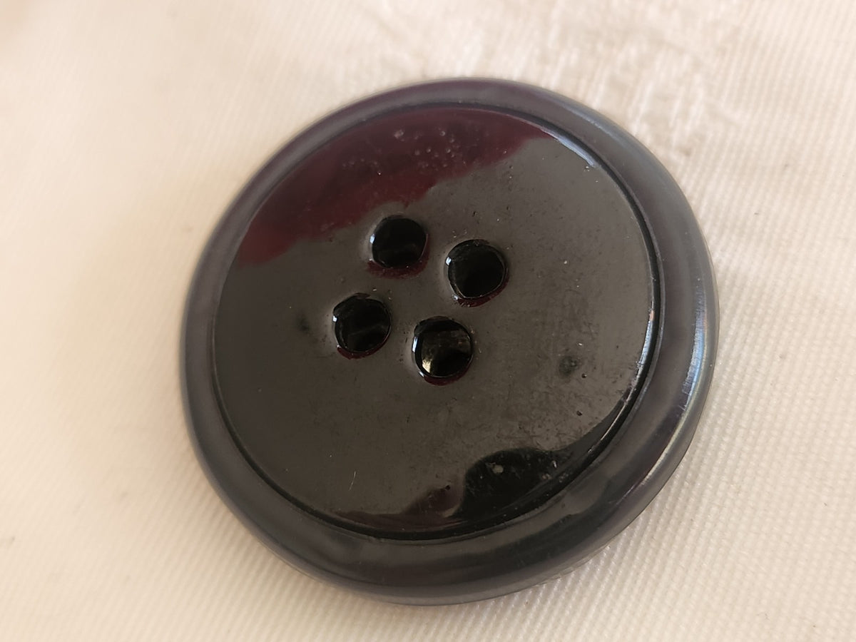 Gros bouton ancien celluloïd noir trous travaillé 3,3 cm collection G3S