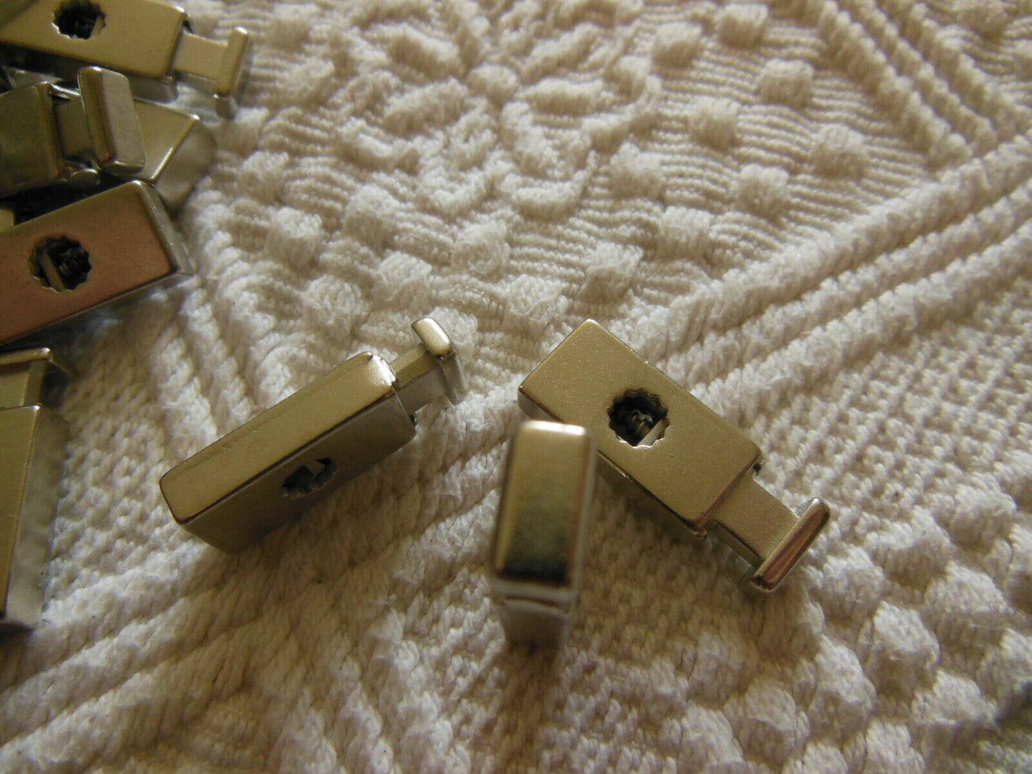 Lot 2 embouts pour cordon en métal argenté stop cordon couture bijoux T17