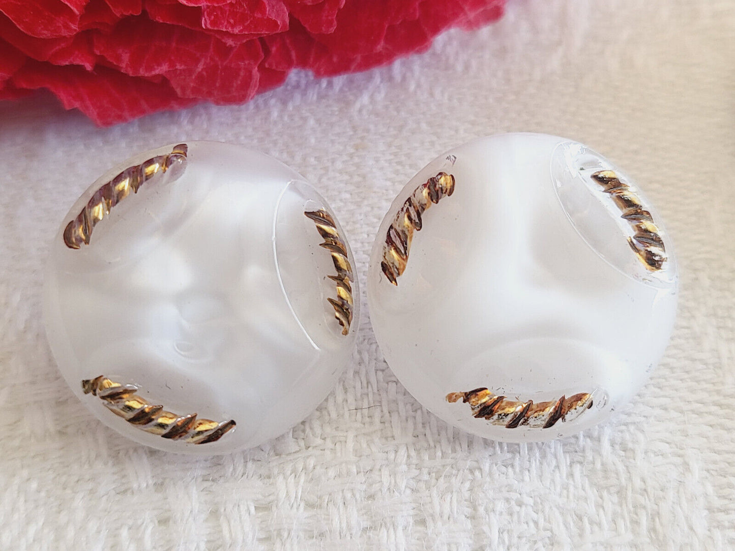 Duo boutons anciens en verre doré blanc laiteux vintage 1,7 cm G9H