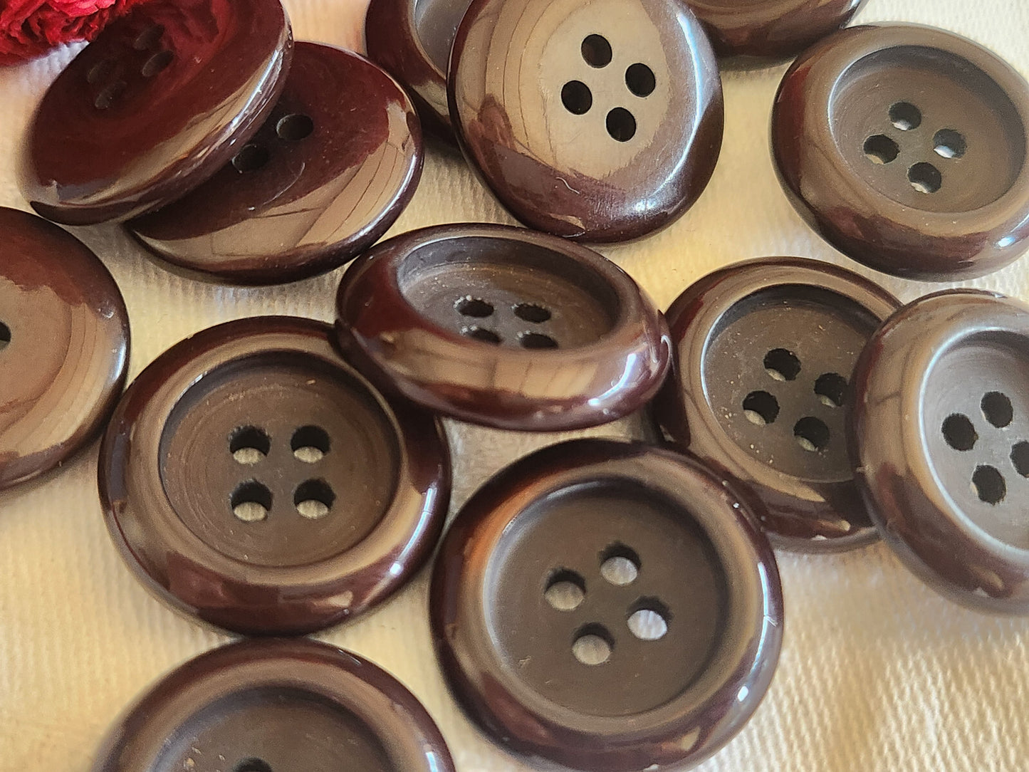 Lot 11 boutons vintage marron bord à trous 2,1 cm ref 796