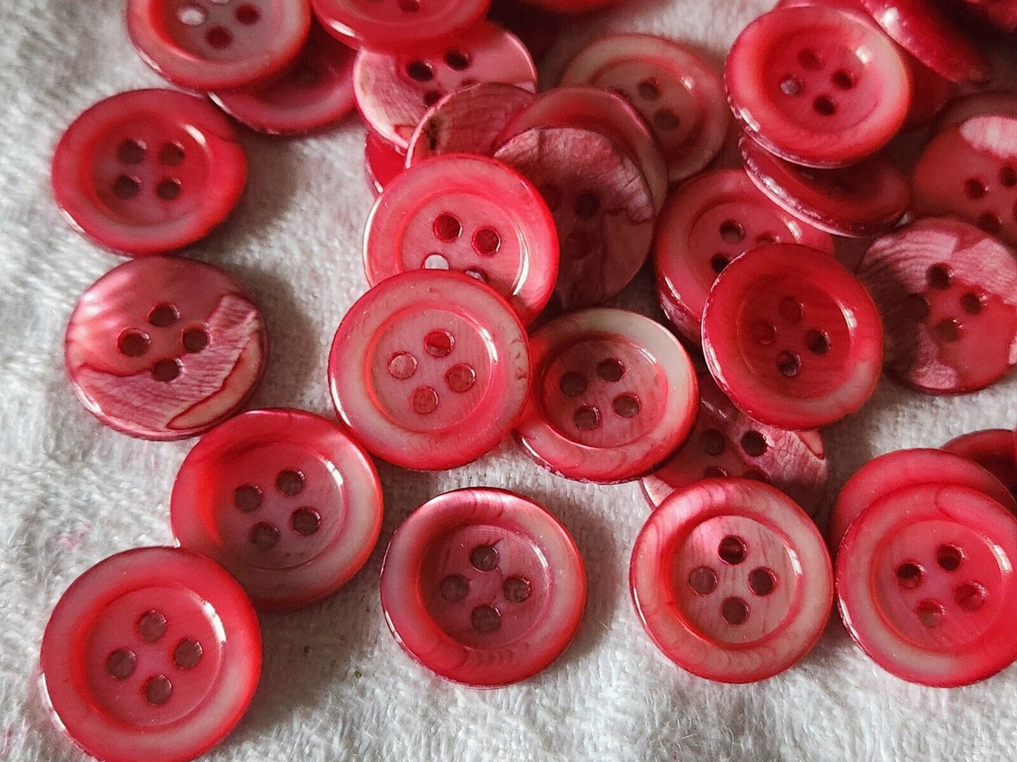 Lot 12 boutons vintage en nacre rose 4 trous 1,5 cm ref 2056