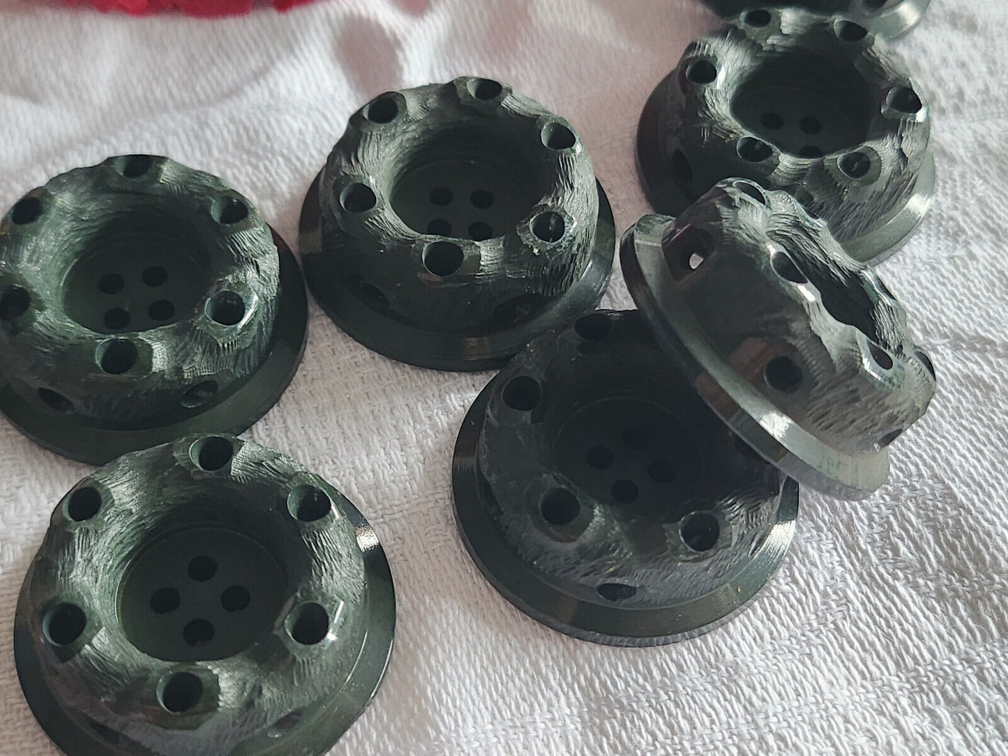 Lot 6 gros boutons vintage vert volume sculpté trous 3,3 cm ref 5353