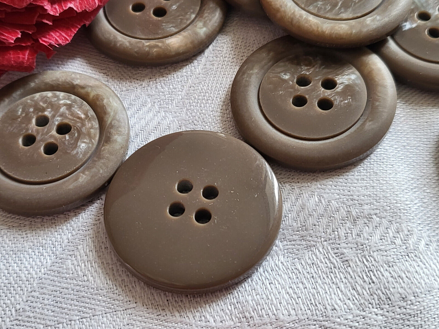 Lot 6 gros boutons vintage marron partie ombragé 3 cm trous ref 2624
