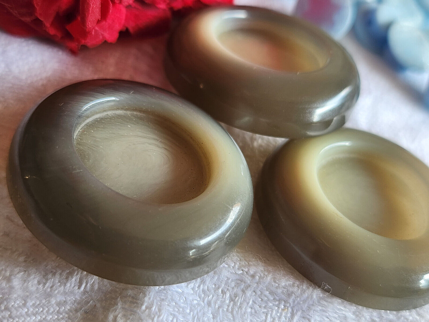 Trio boutons vintage imposants gros épais gris chiné pied 3,1 cm ref 4708