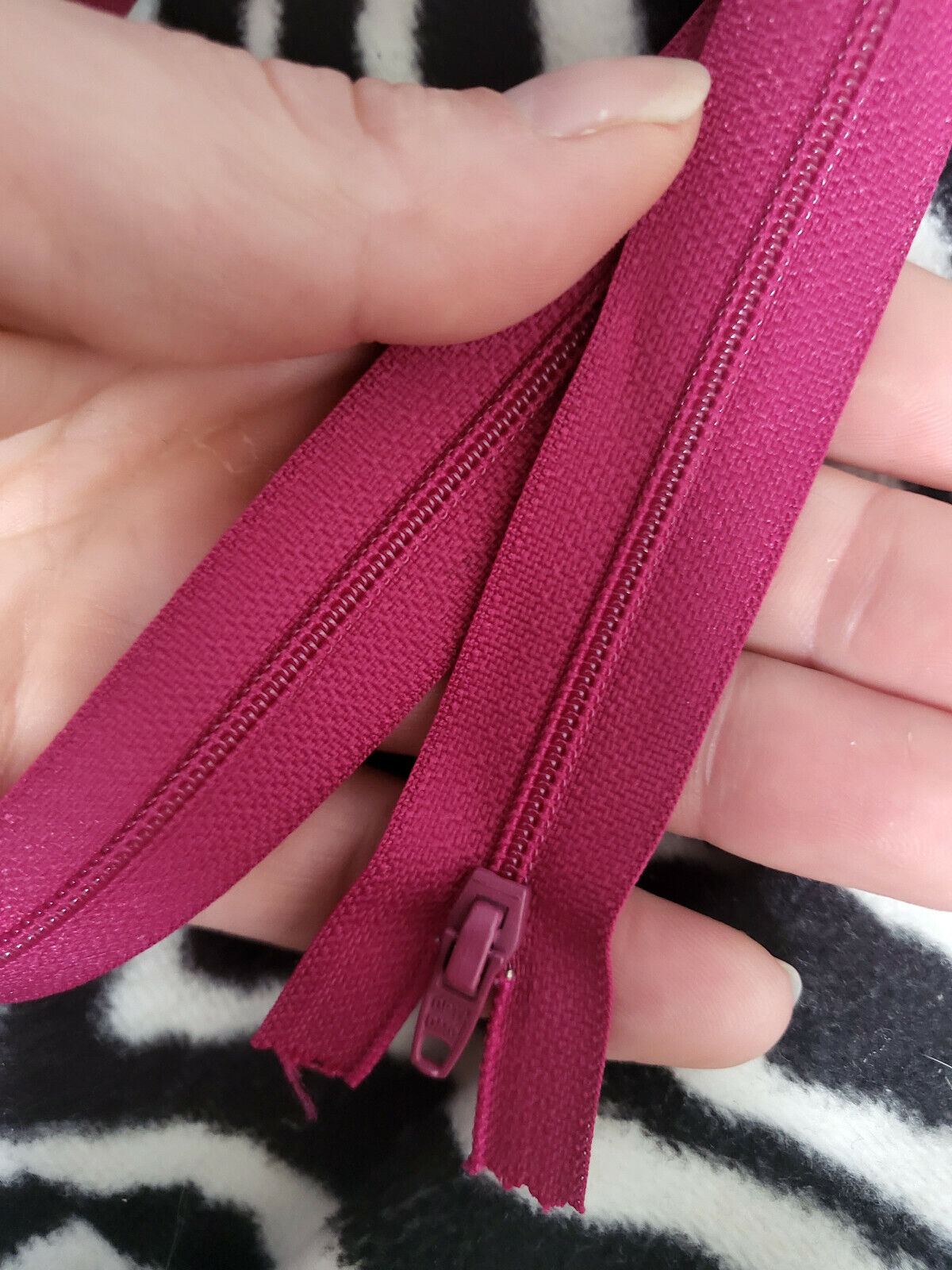 Fermeture éclair 50 cm fushia rose foncé non- séparable A11 robe
