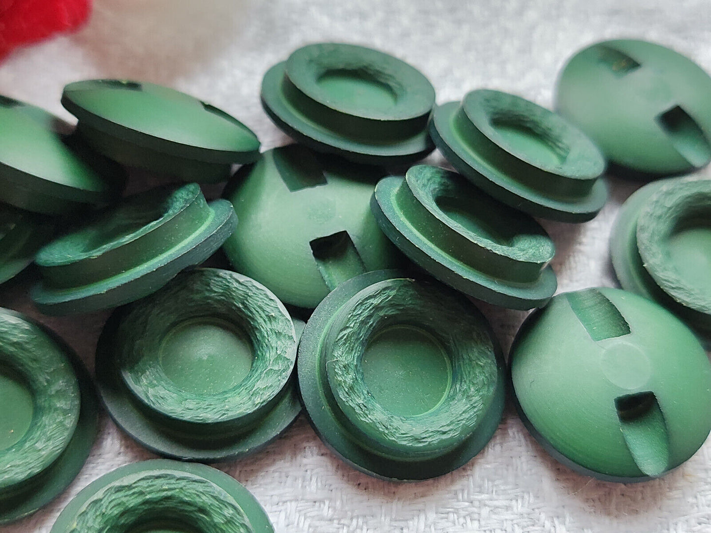 Lot 10 boutons vintage vert mat à pied 1,7 cm ref 3304
