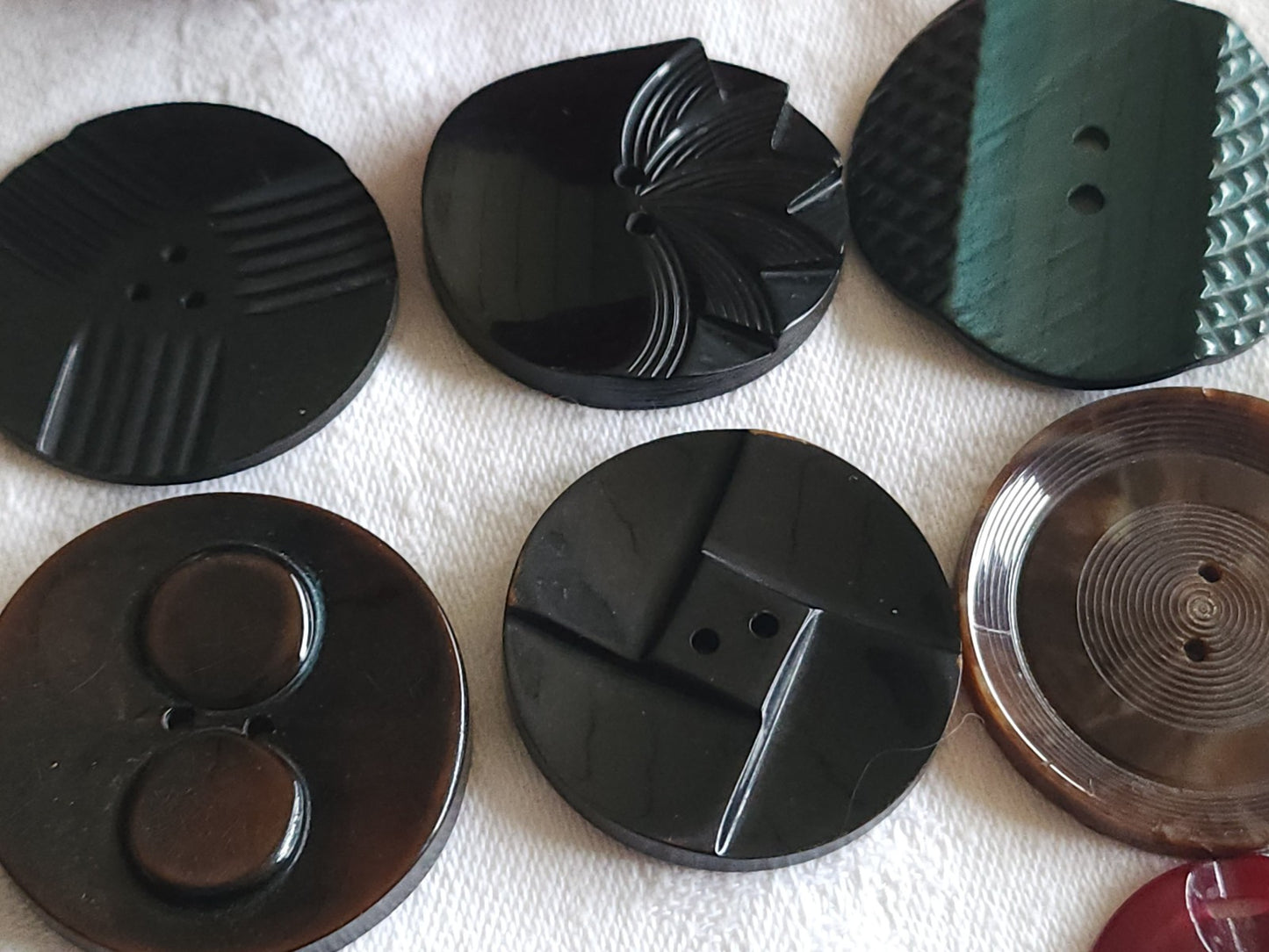 Lot 20 boutons anciens art deco bakelite plastique galalithe 2,6 à 3,8 cm T4
