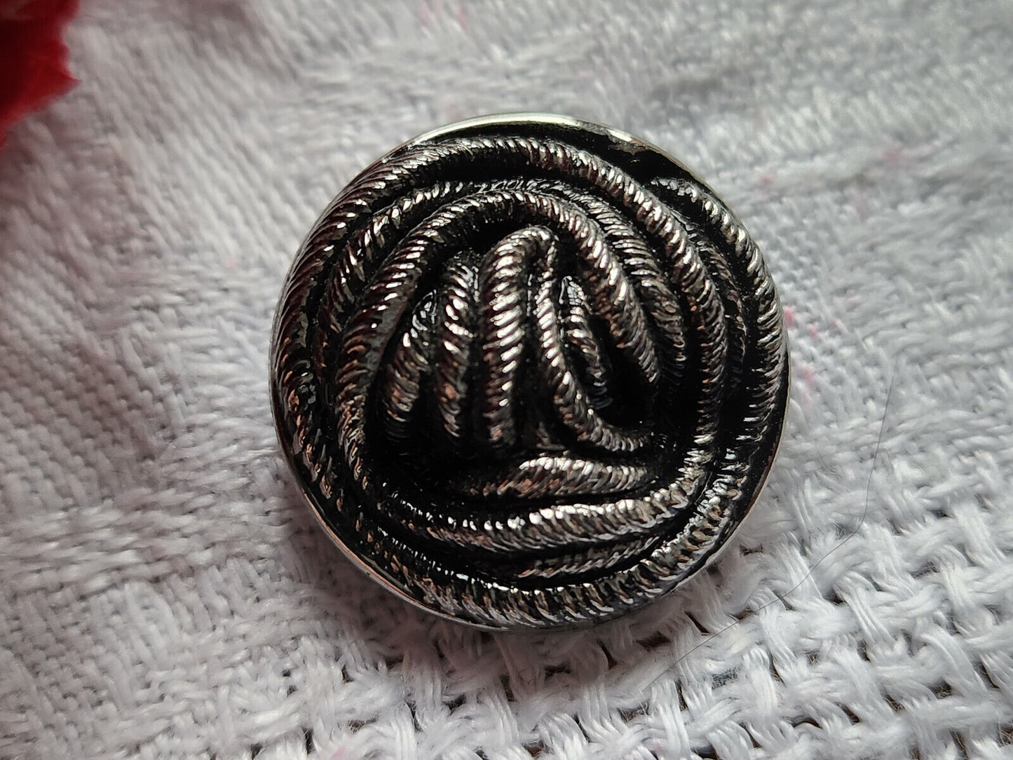 Bouton ancien en verre noir argenté pied 2,2 cm ref 5244