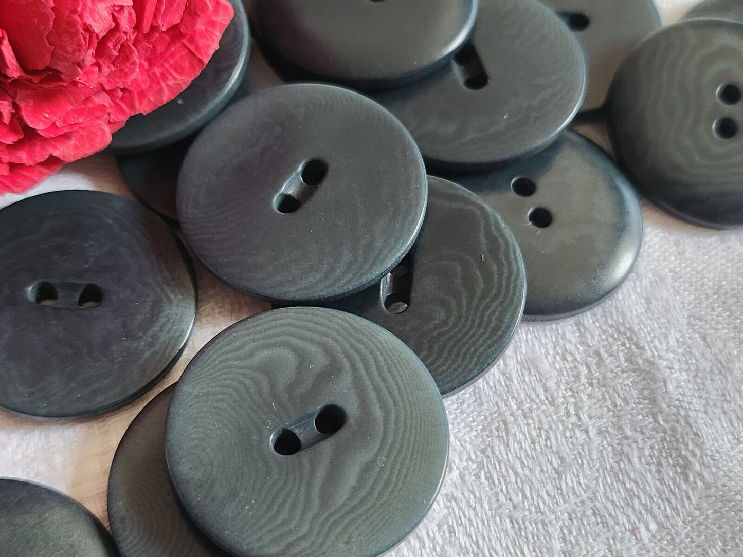Lot 6 boutons en corozo bleu gris strié couture mercerie 2,5 cm ref 1162