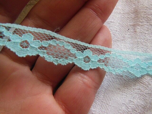 Lot 10 mètres jolie dentelle vintage nylon bleu A3