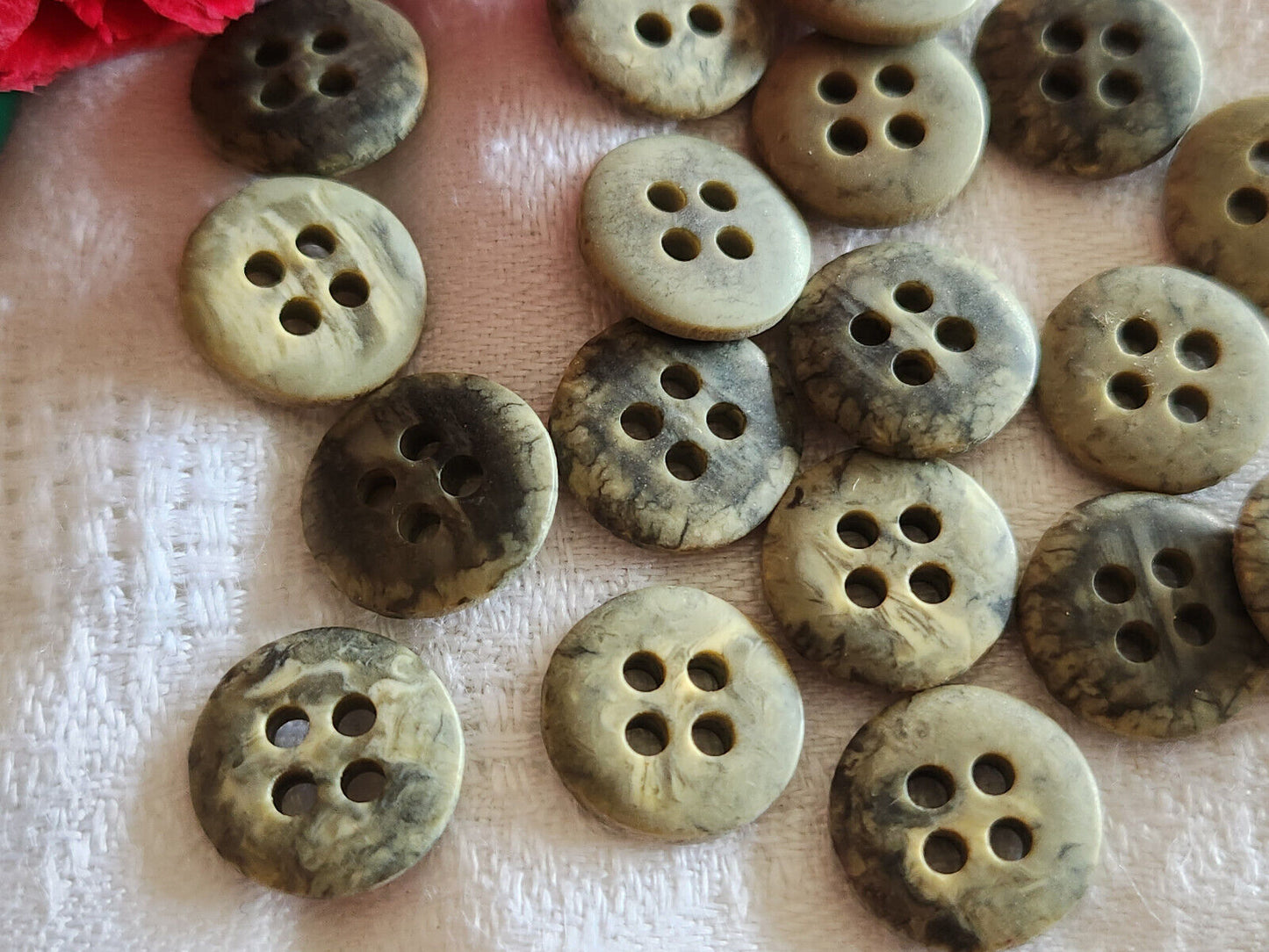 Lot 16 boutons vintage gris chiné petits à trous 1,3 cm ref 3018