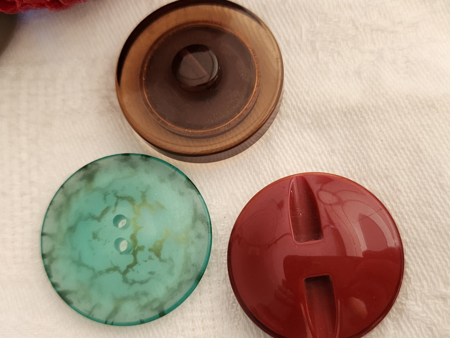 Trio gros boutons vintage panaché 2,6 à 2,8 cm ref 142