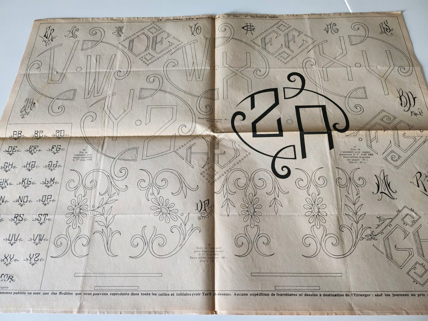 Le journal des brodeuses 1952 n° 691 tablier nappe d'autel monogrammes alphabet