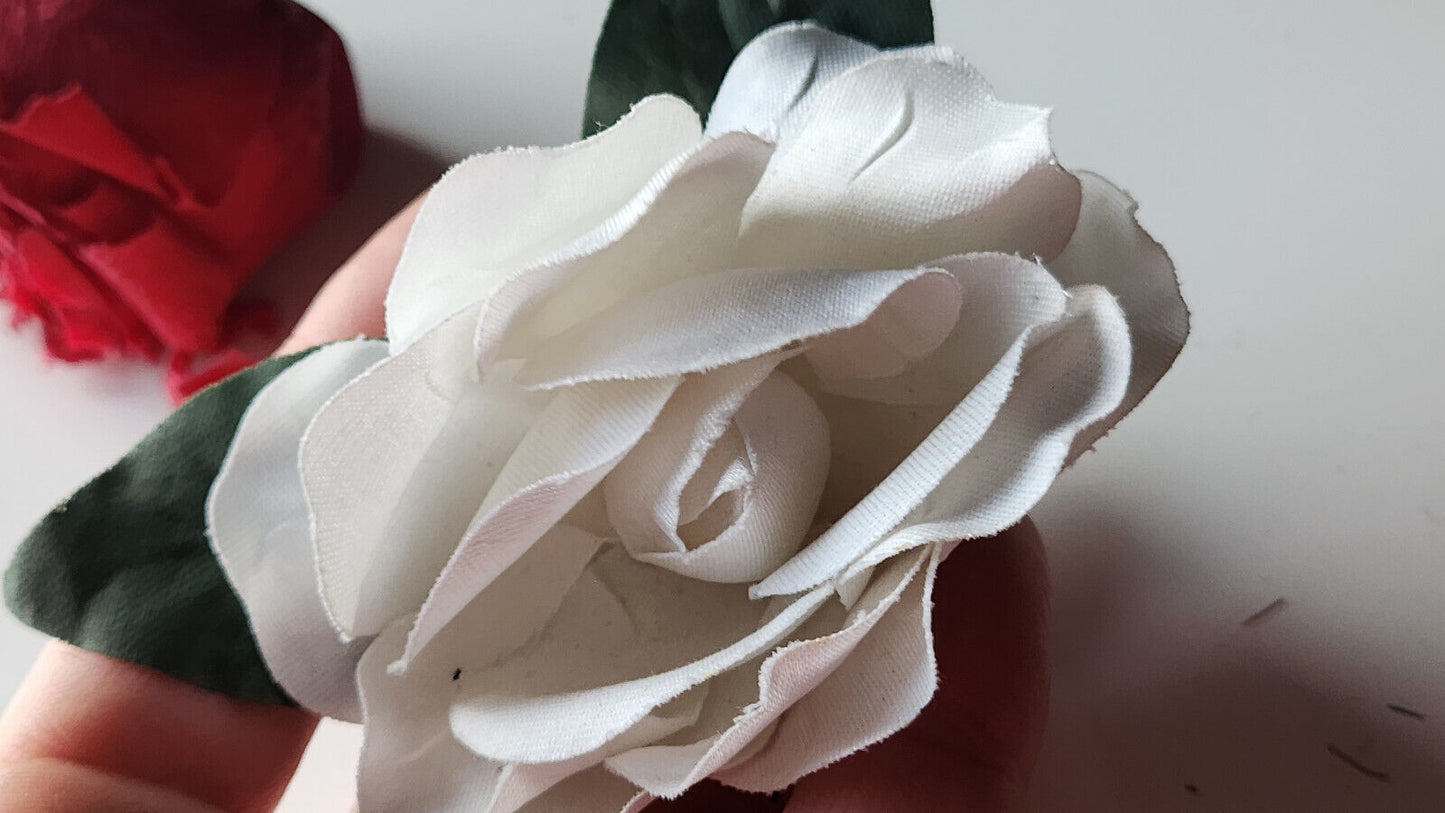 Grosse fleur ancienne blanche montée en broche modiste T0-41
