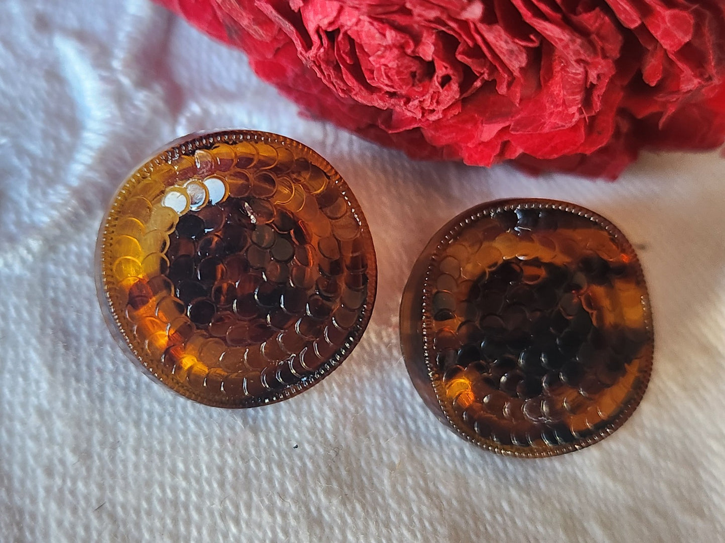 Duo boutons anciens en verre marron effet écaille 1,7 cm vintage D11N