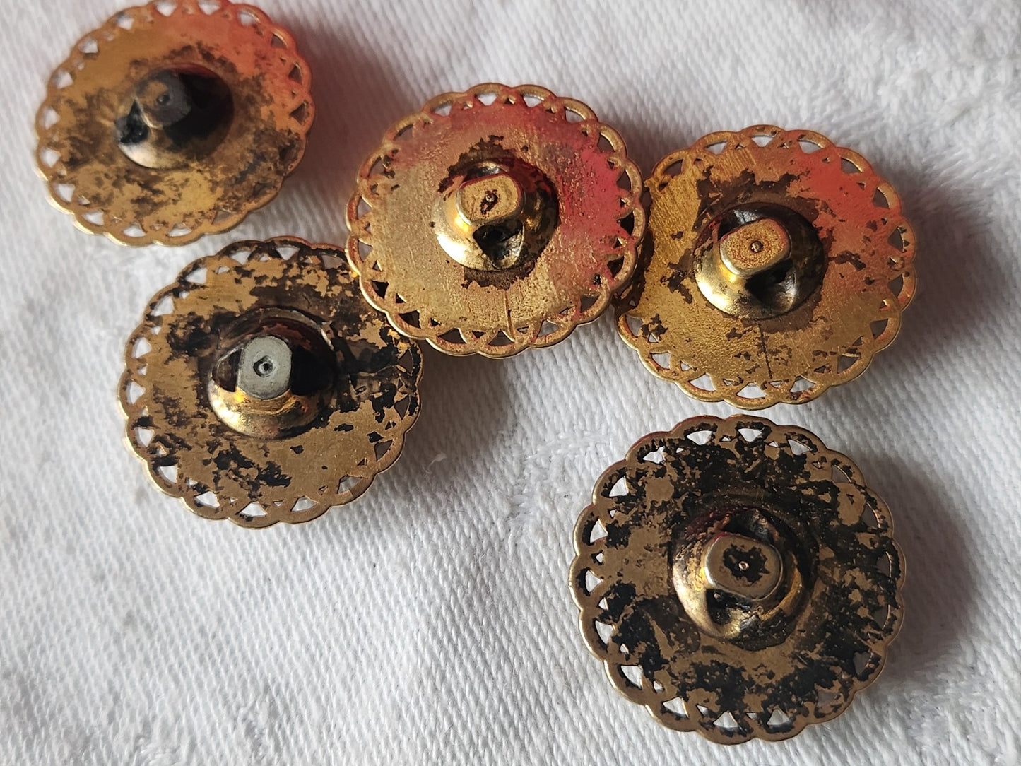 Lot 5 superbes boutons vintage coeur beige reflet modoré 2,3 cm ref 5123