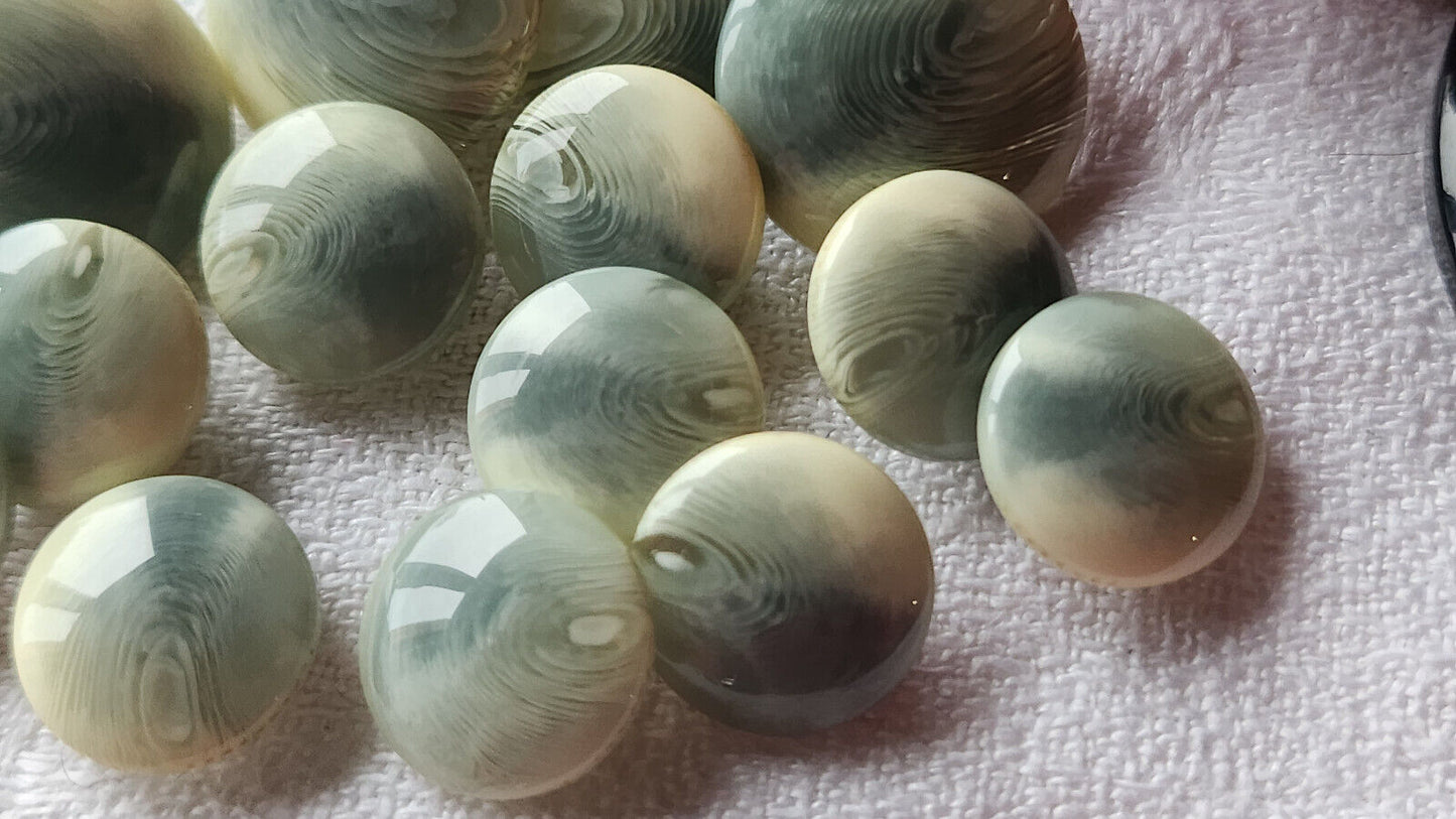 Lot 18 boutons vintage gris veiné creme panaché pied 1,3 et 1,8 cm ref 2432
