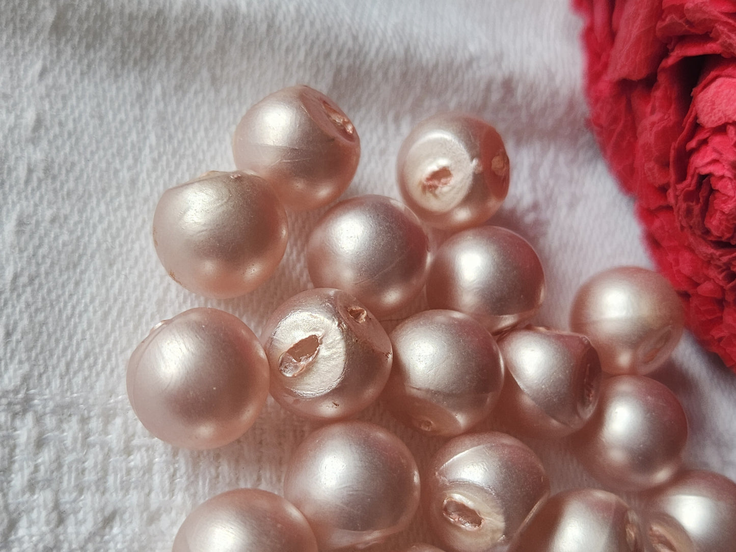 Lot 15 mini boutons vintage boule rose 0,9 cm ref 4734