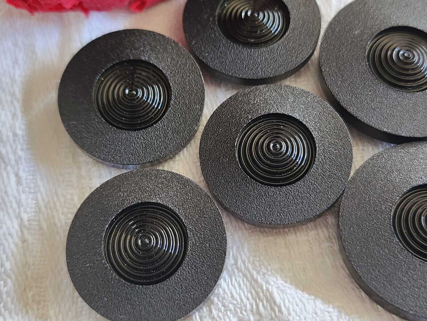 lot 6 boutons vintage rnoir elegant panache diamètre 2,2 et 2,6 cm ref 5520