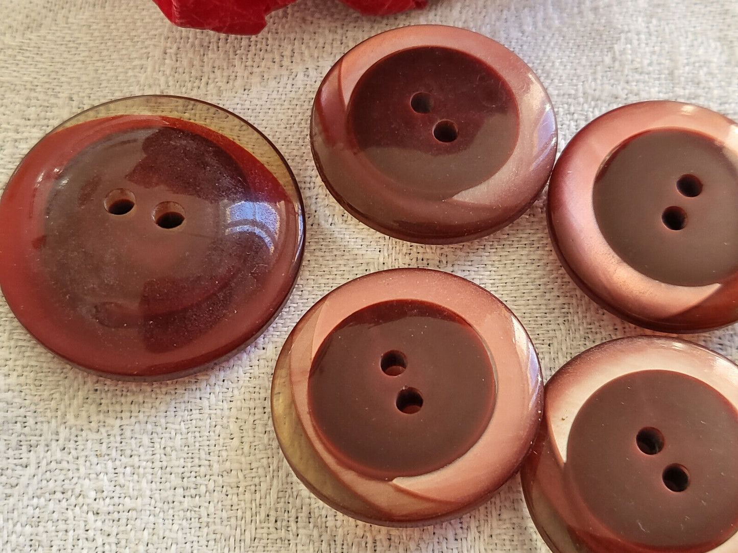 Lot 6 boutons vintage inclusion lie de vin 2,3 plus 1 bouton 2,6 cm ref 4867