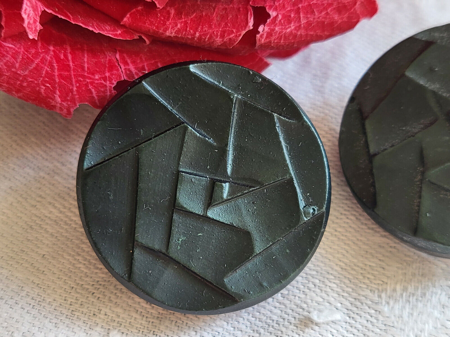Duo boutons vintage à pied vert motif géométrique diamètre 2,6 cm D17J