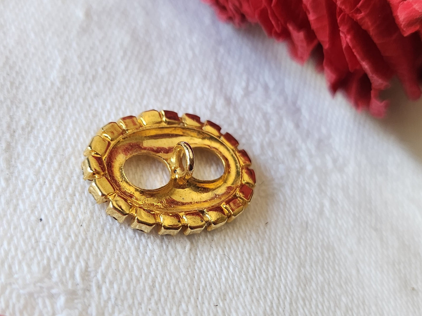 Bouton vintage métal masque strass ovale 1,6 sur 2,1 cm bijoux ref 5070