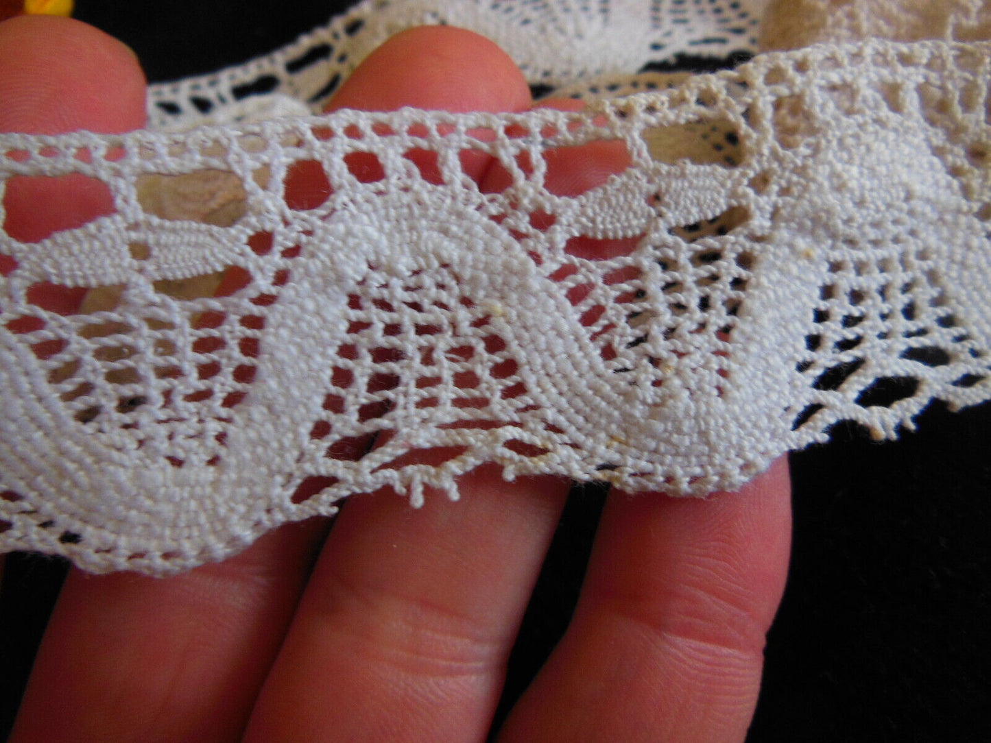 Dentelle ancienne coton large 1 mètre 60 sur 3,4 cm T15-42