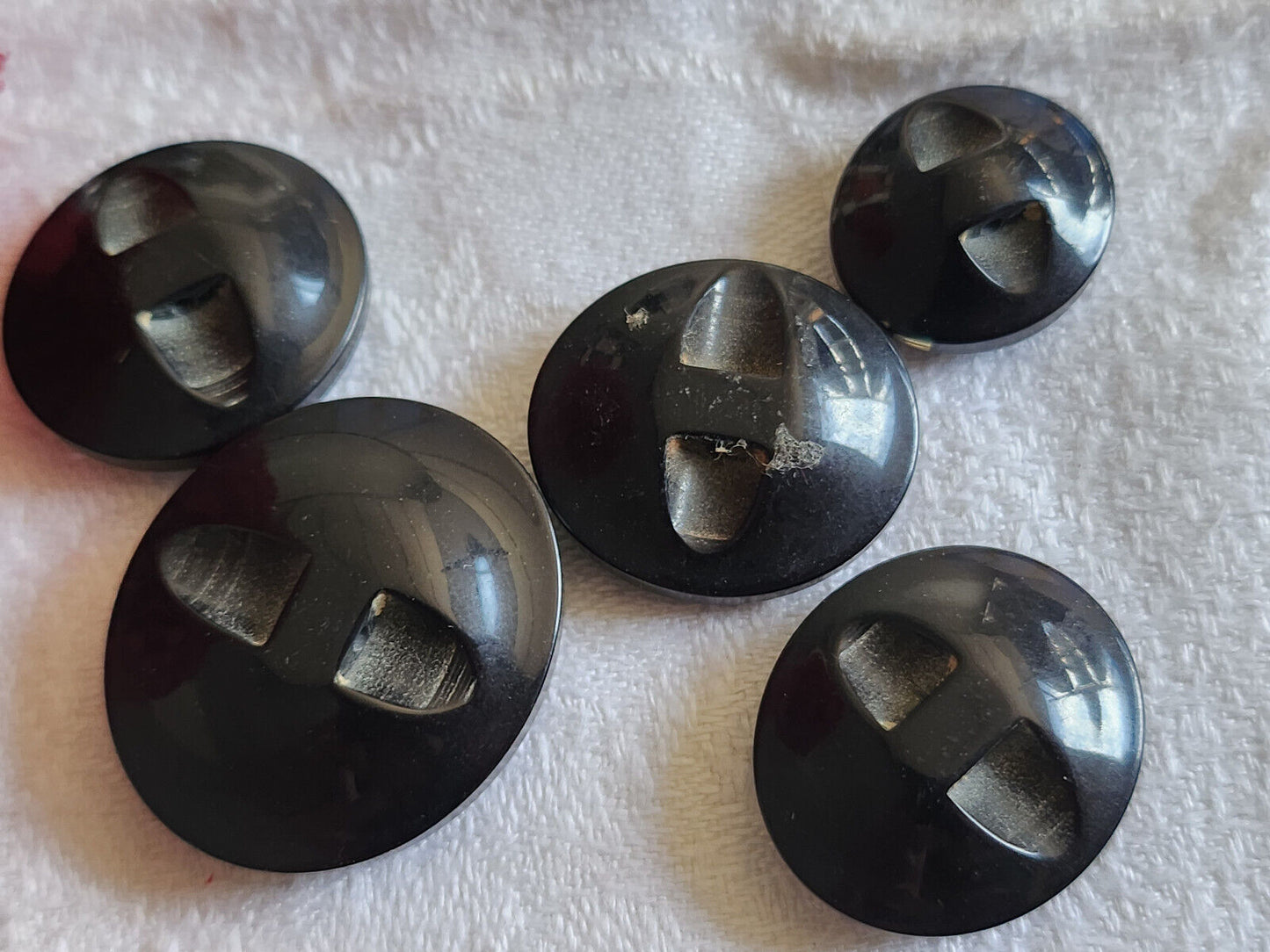 Lot 5 boutons vintage panaché bleu nacré 1,7 sur 1,6 à 2,4 sur 2,8 ref 1131