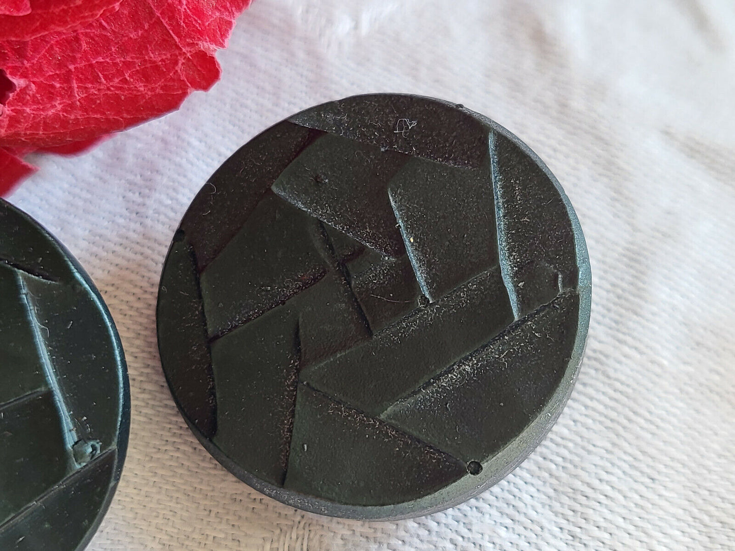 Duo boutons vintage à pied vert motif géométrique diamètre 2,6 cm D17J
