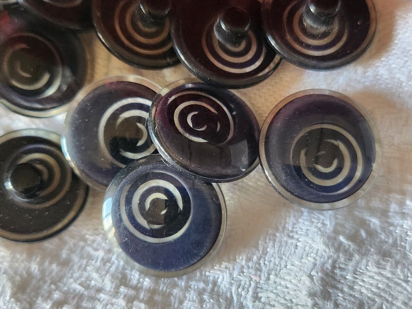 Lot 20 boutons vintage bleu foncé nacré à pied 1,5 cm ref 4770