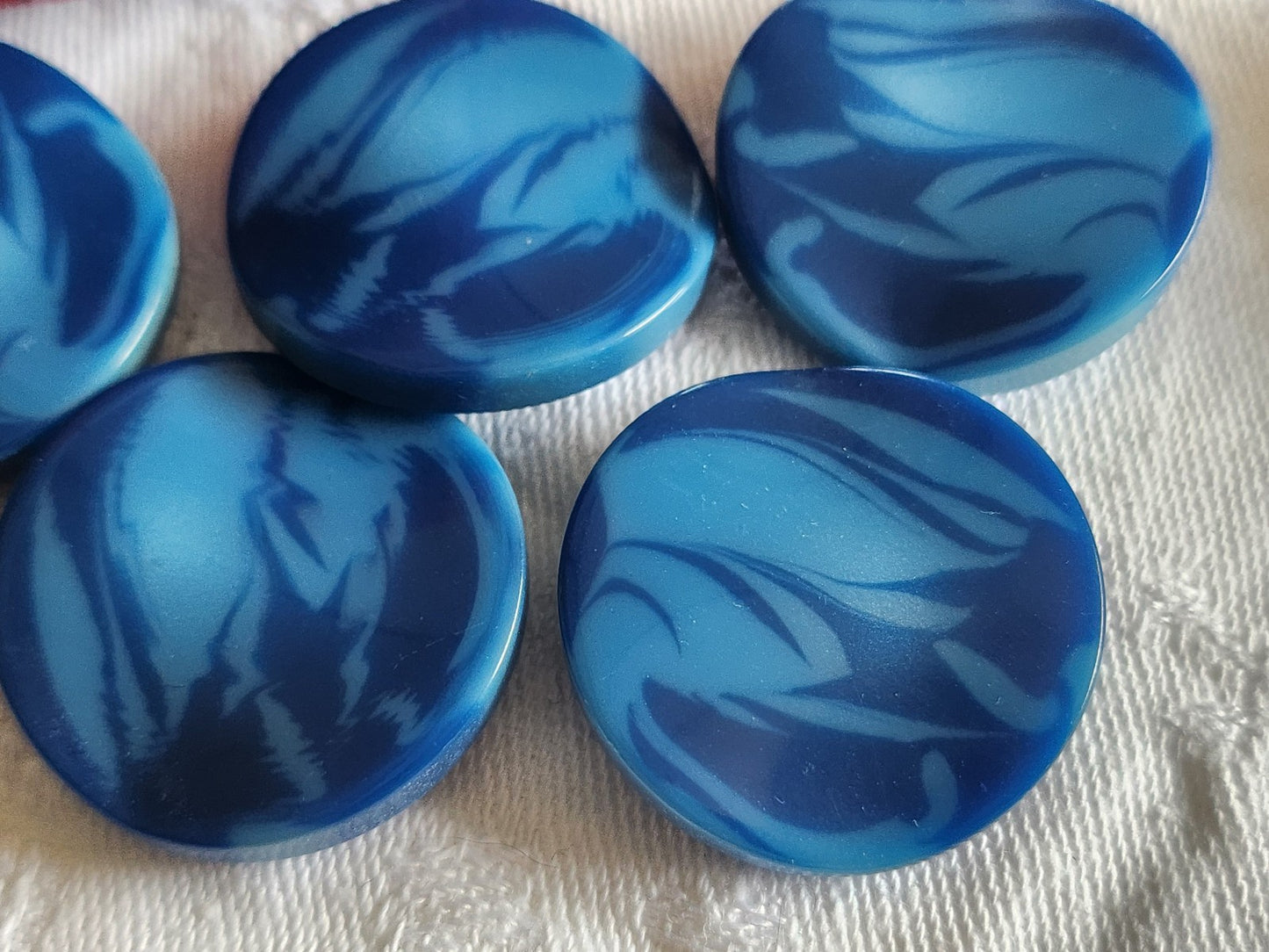 Lot 5 gros boutons vintage bleu vague épais pied 2,8 cm ref 1536