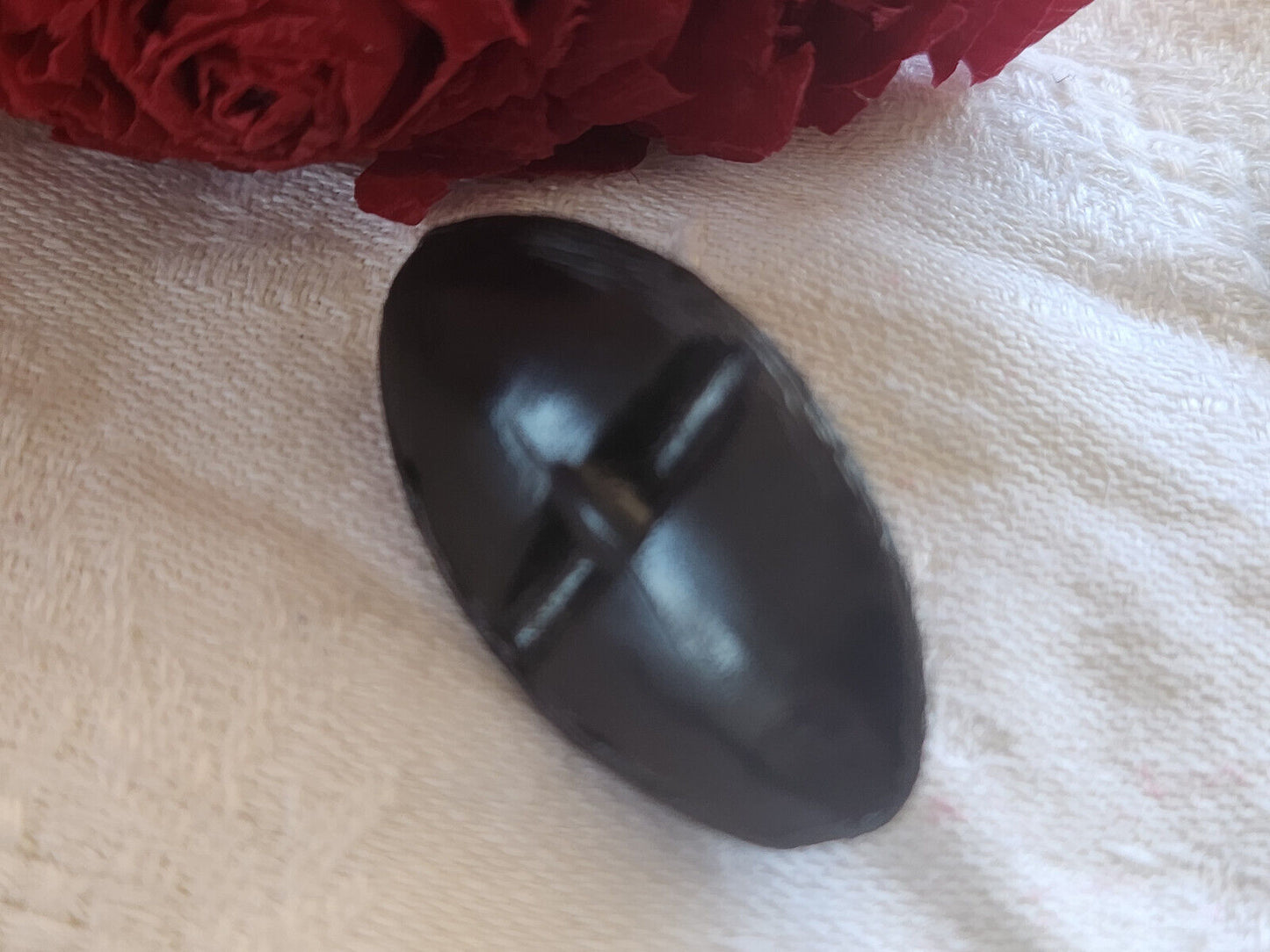 Bouton vintage parurier collection resine noir strass 3,4 cm sur 1,9 cm D9H