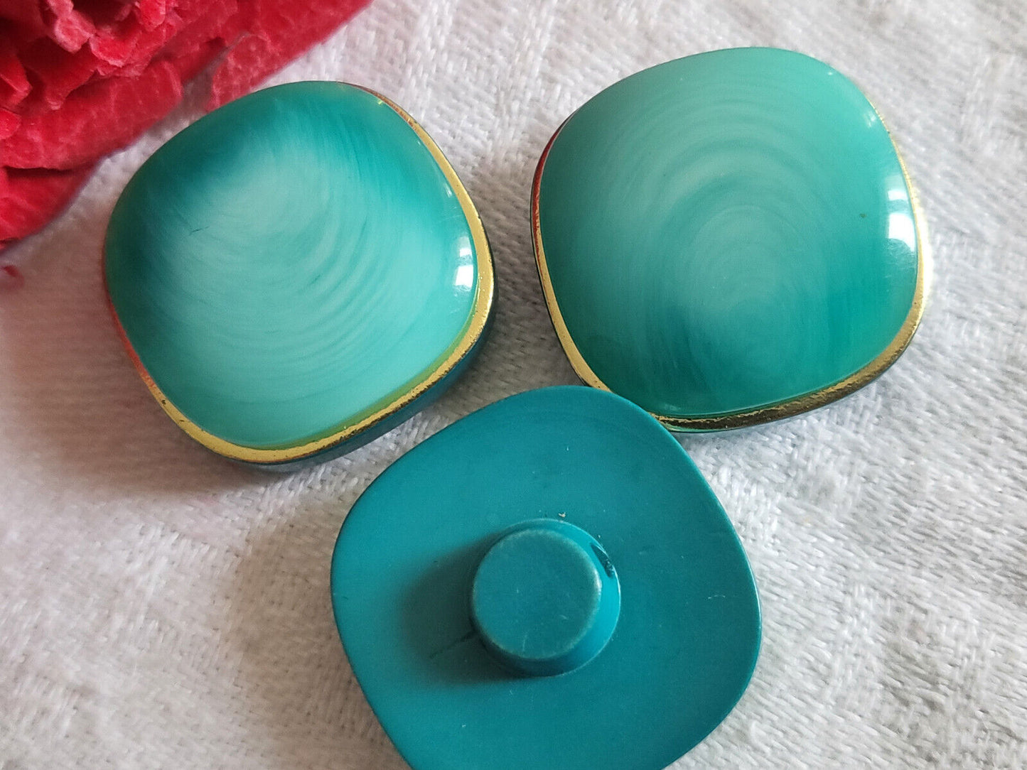 Trio jolis boutons vintage bleu à pied monture métal doré 1,9 cm ref 1633