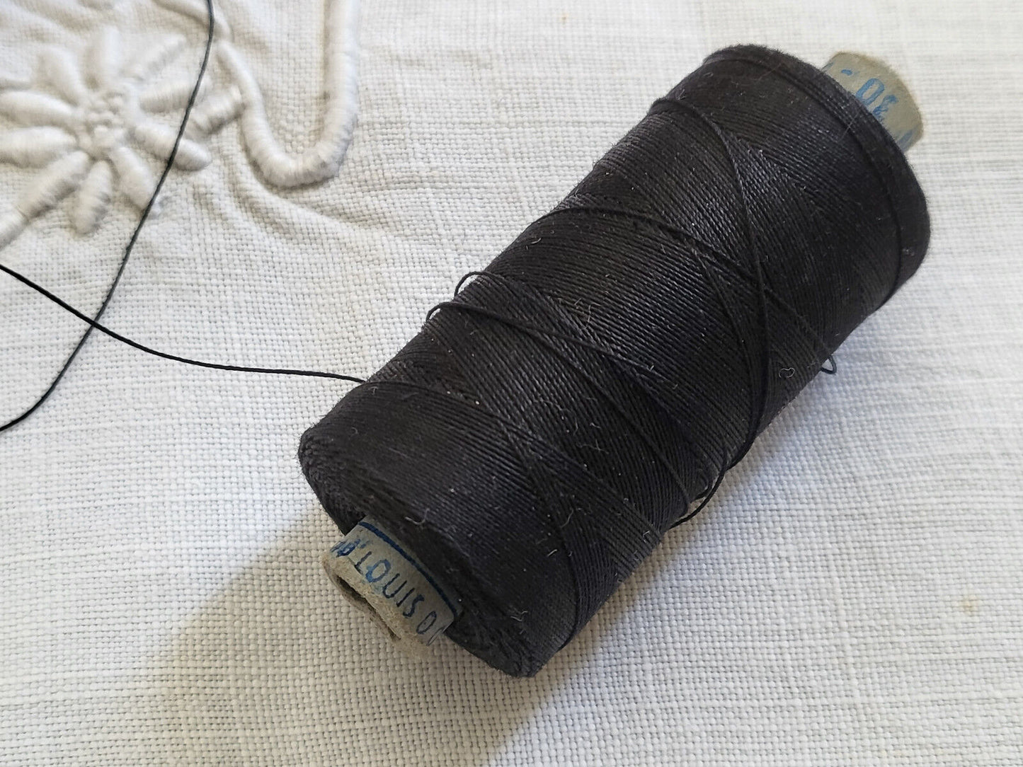 Grosse bobine ancienne fil noir 20 grammes couture mercerie ancien T1-611