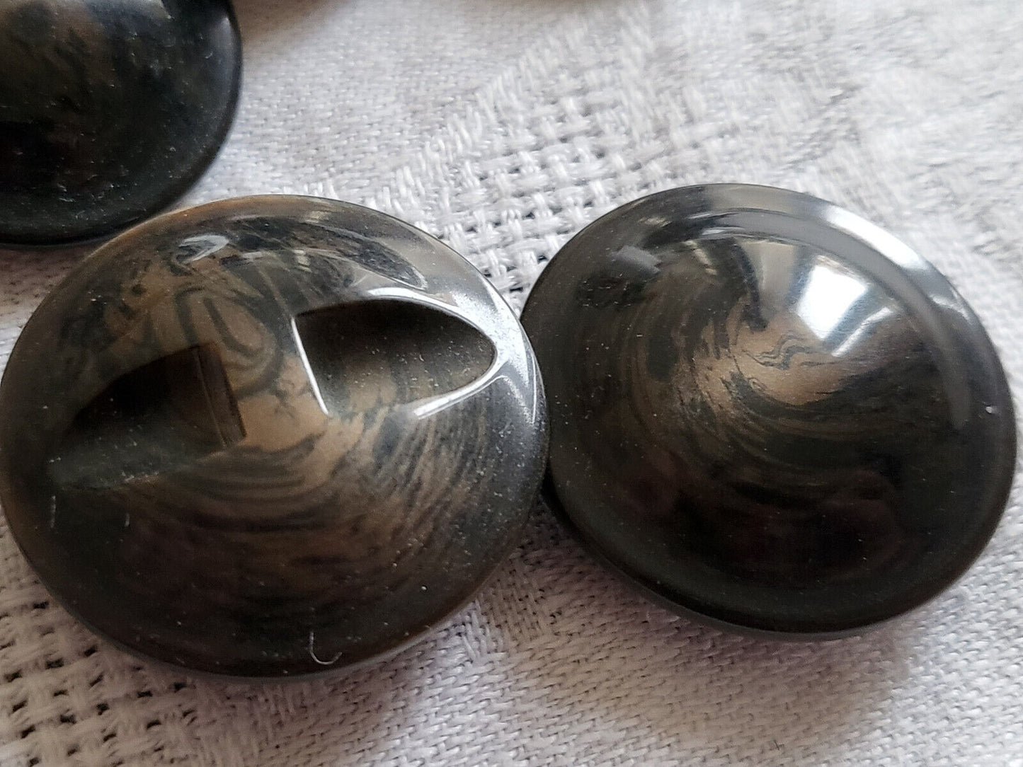 Lot 6 gros boutons vintage marron à veiné bombé pied plat 2,7 cm ref 5618