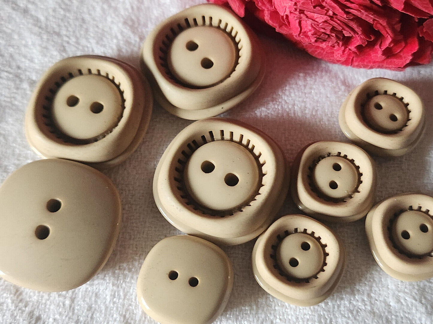 Lot 9 boutons vintage marron/beige à tous 2,5 et 1,6 cm ref 3275