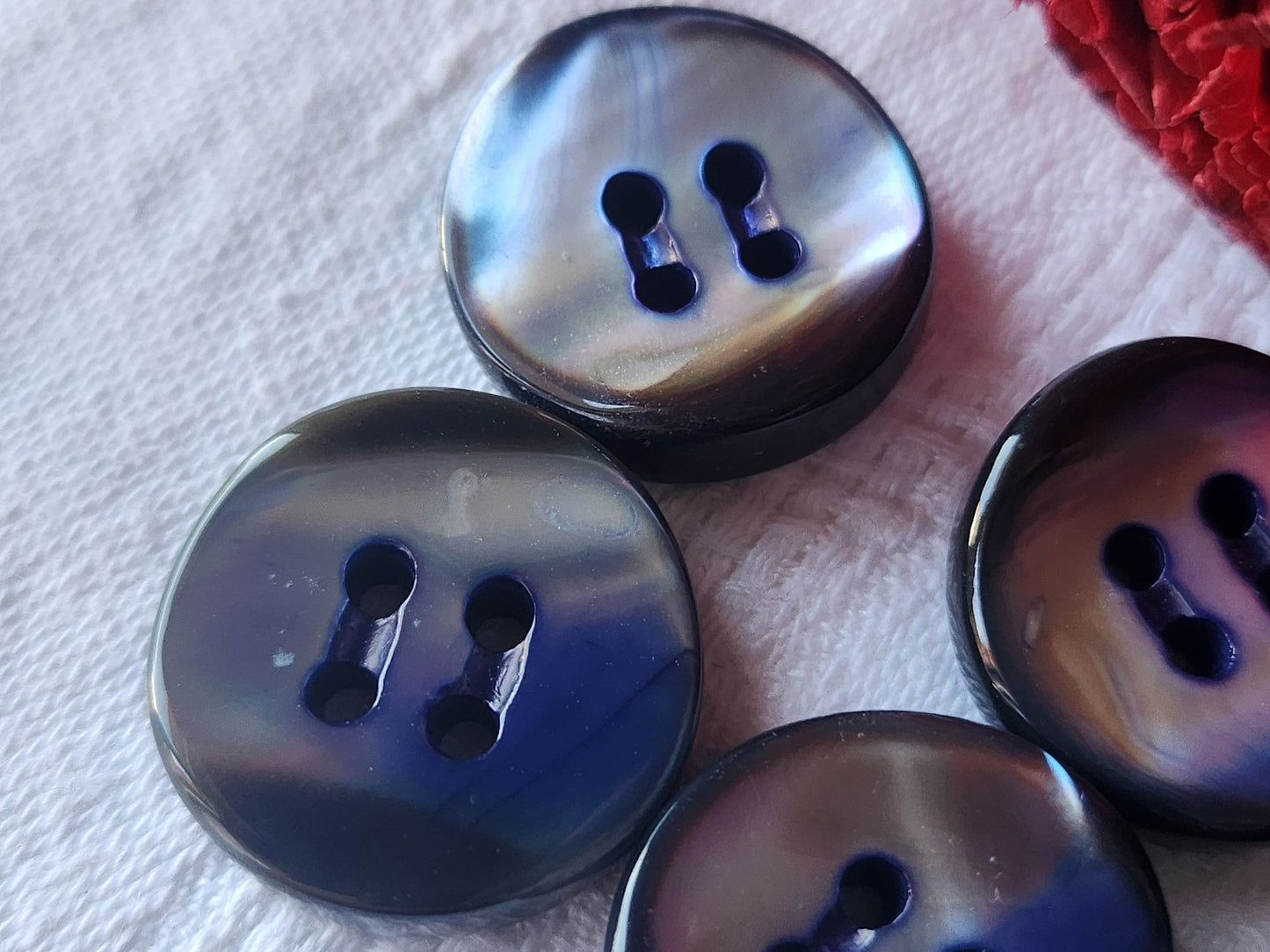 Lot 6 boutons anciens en nacre bleu épais bord 2,2 cm lourd ref 5476
