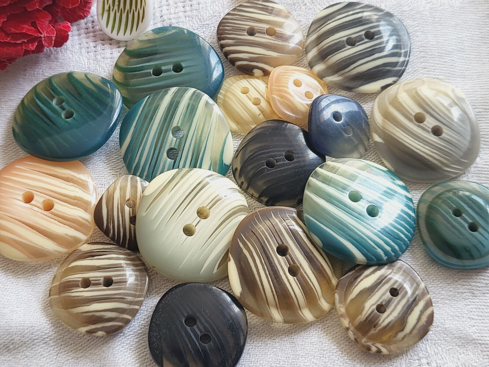 Lot de 12 boutons Yves Saint Laurent vintage – (15 mm et 20 mm) - Label Emmaüs