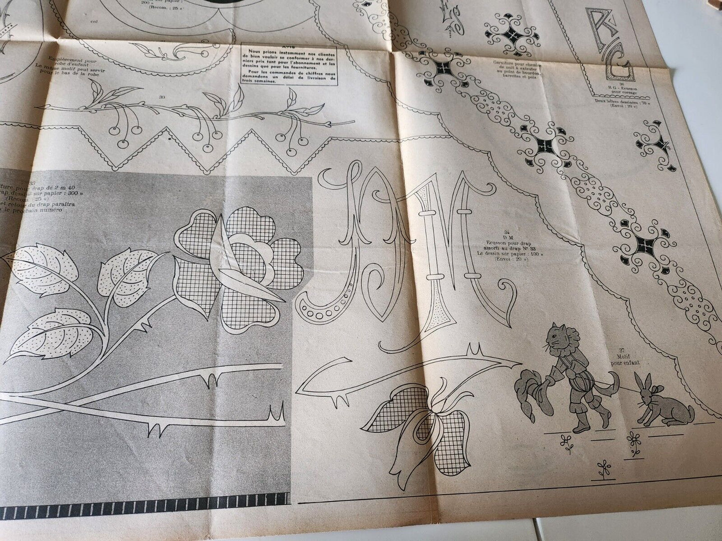 Le journal des brodeuses 1953 n° 696 lingerie aumônière brassards alphabet