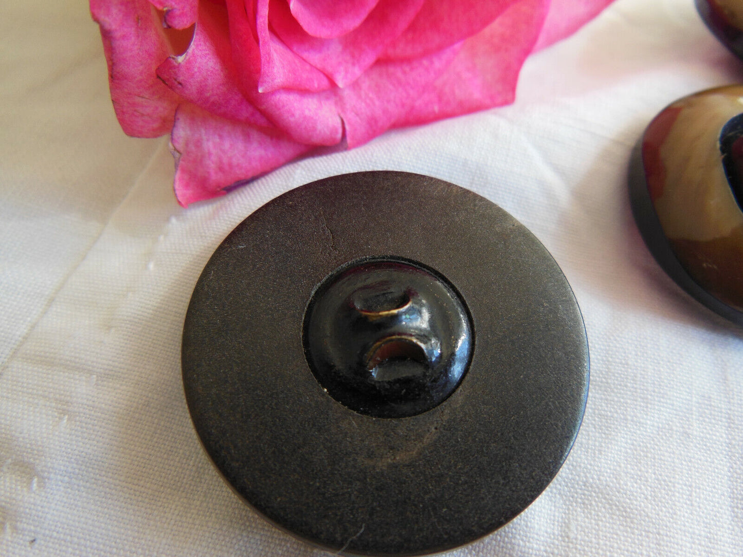 Gros bouton ancien à pied metal collection diamètre 3 cm D13B