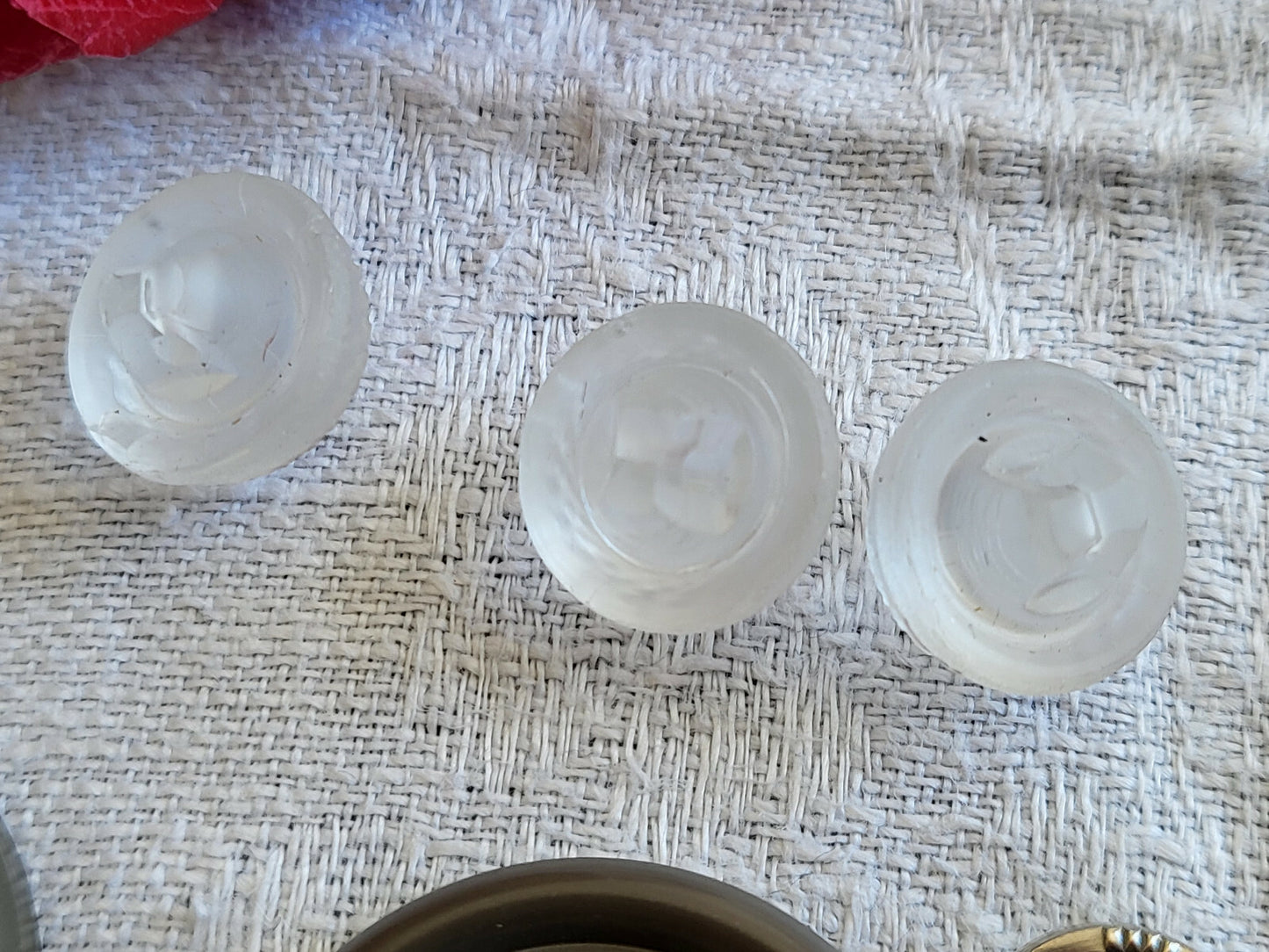 Trio boutons anciens en verre transparent mat jolis bijoux 1,3 cm D10H