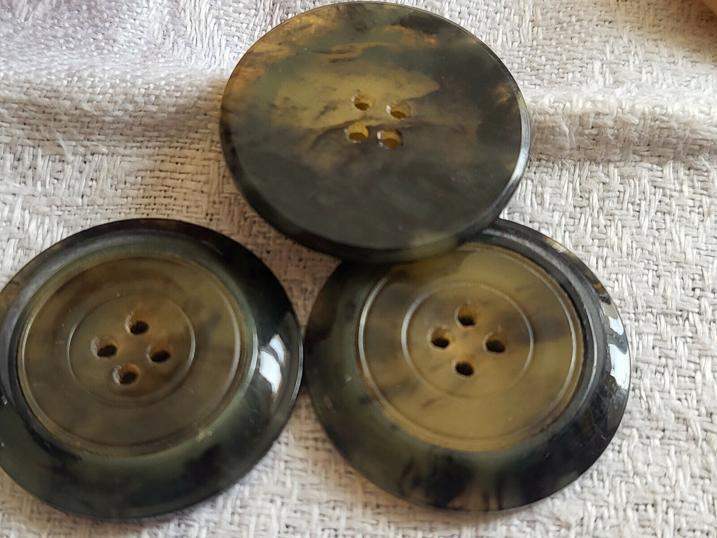 Trio boutons anciens art deco moucheté collection diamètre 2,6 cm ref 1599