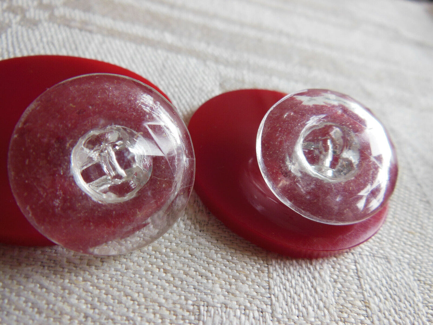 Lot 6 gros boutons anciens en verre transparent facette pied 2,2 cm ref 5523
