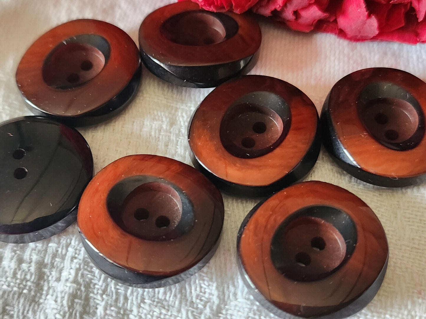 Lot 6 boutons vintage épais marron roux noir trous 2,2 cm ref 3141