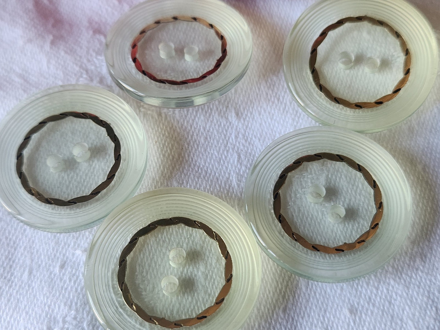 Lot 5 gros boutons vintage transparent vert doré trous 2,8 cm ref 5437